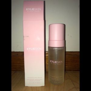 KylieSkin Foaming Facewash
